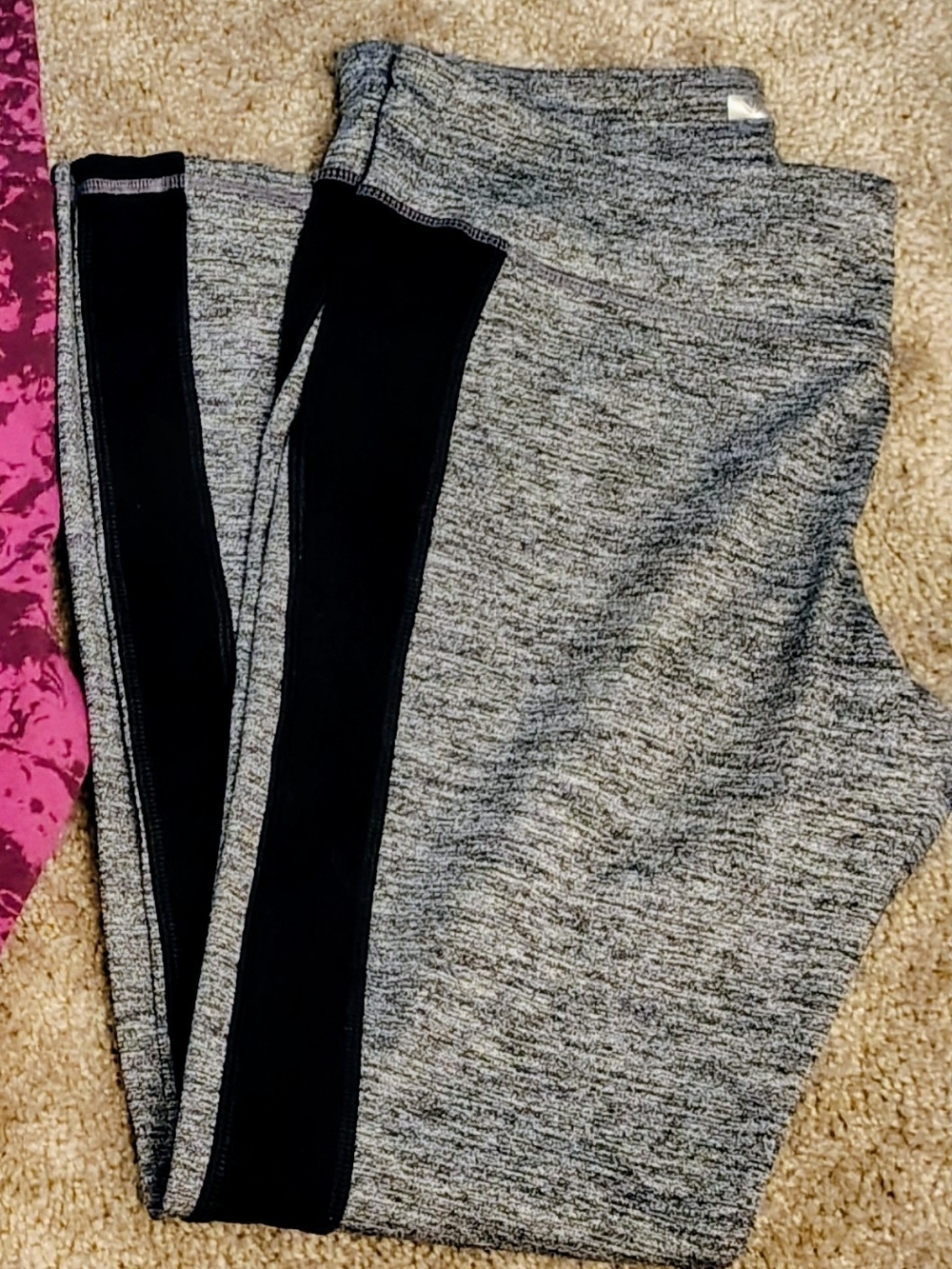 FOREVER 21 Women's Gray & Black Leggings Like New